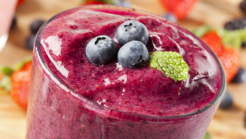 Organic Blueberry Smoothy made with fresh ingredients