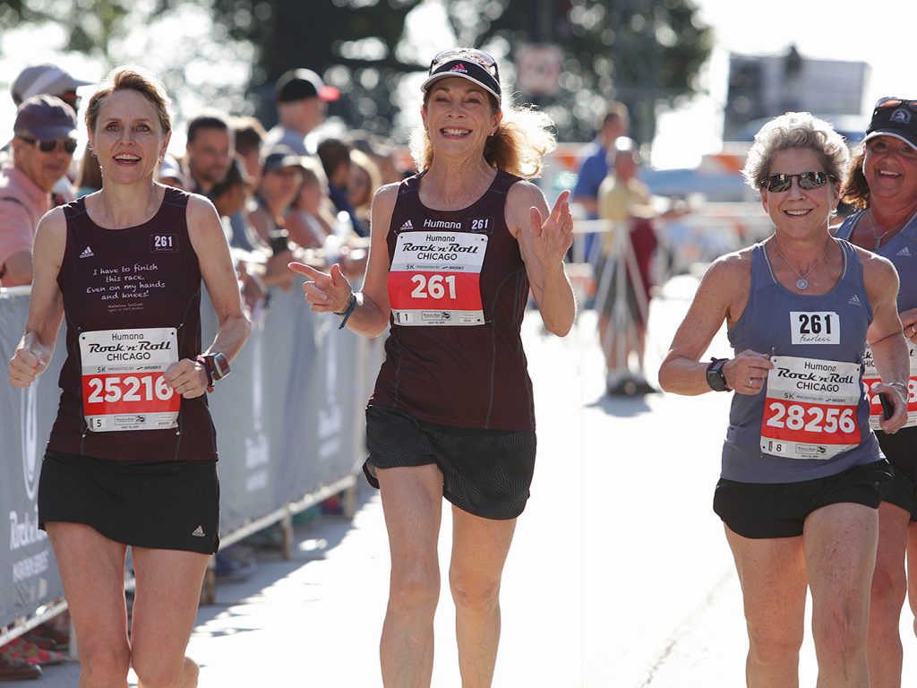 women running marathon