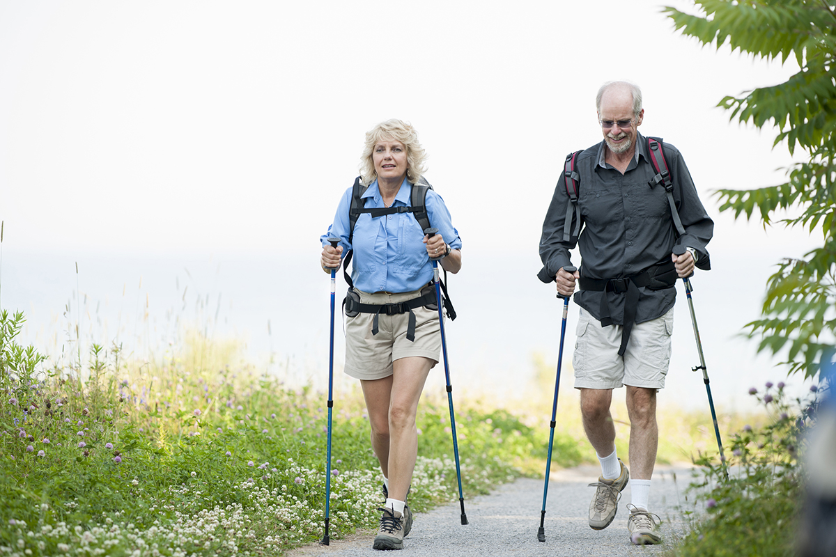 sterk Openlijk Auroch Nordic Walking: Is This the ‌Best‌‌ ‌Workout‌ You're Not Doing? -  SilverSneakers